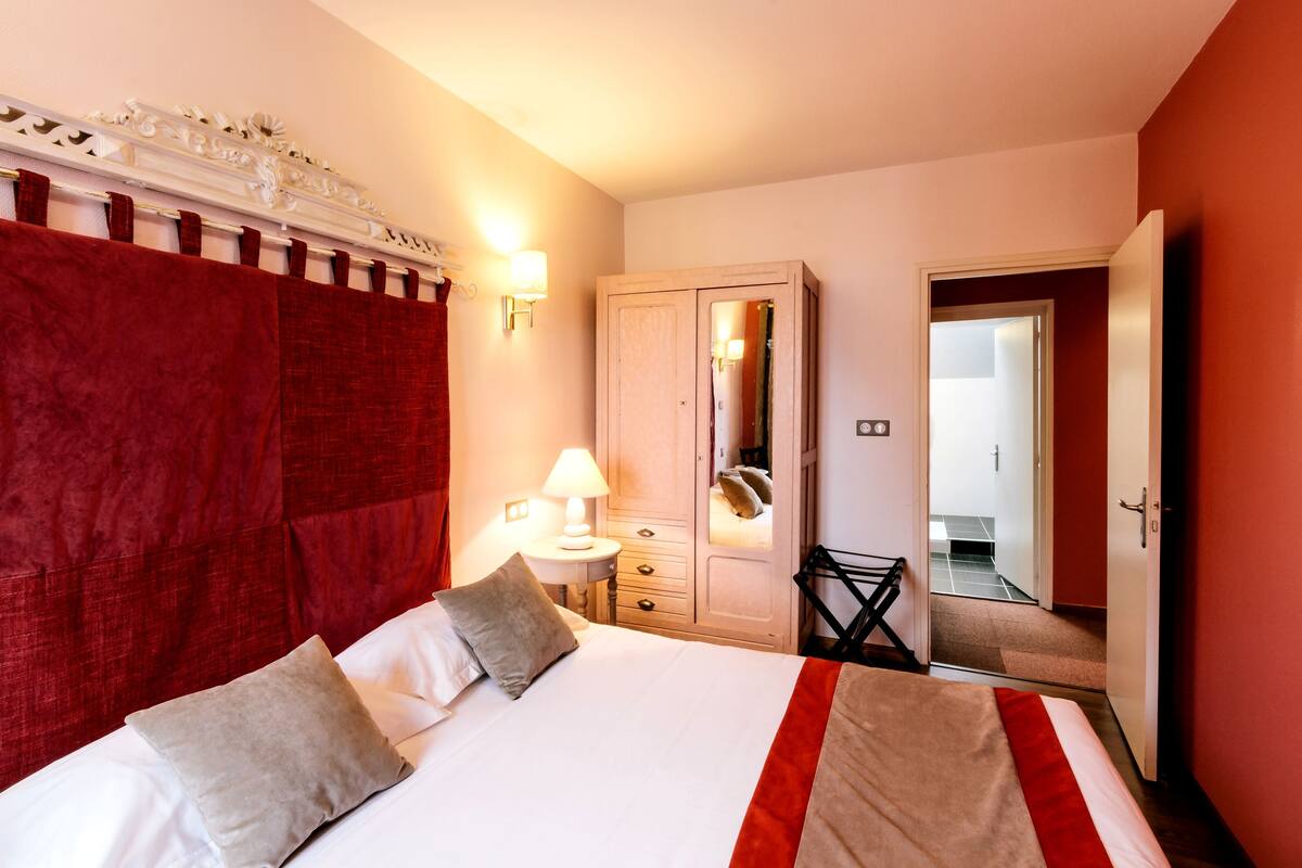 Standard Quadruple Room | Desk, soundproofing, free cots/infant beds, free WiFi