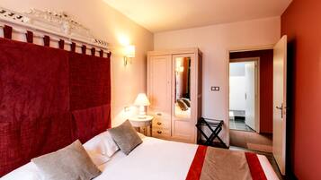 Neljän hengen standard-huone | Työpöytä, äänieristys, ilmaiset vauvansängyt, ilmainen Wi-Fi