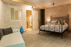 Desk, iron/ironing board, free WiFi, bed sheets