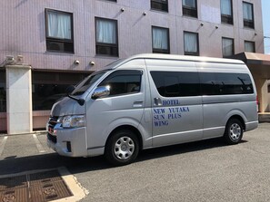Self parking (JPY 550 per day) - Hotel New Yutaka (Izumisano)