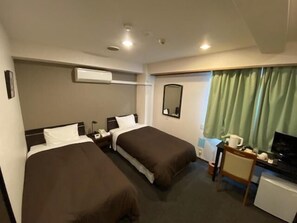 Desk, free WiFi, bed sheets - Hotel Yutaka Wing (Tajiri)