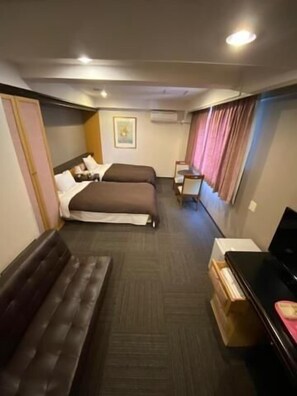 Desk, free WiFi, bed sheets - Hotel Yutaka Wing (Tajiri)