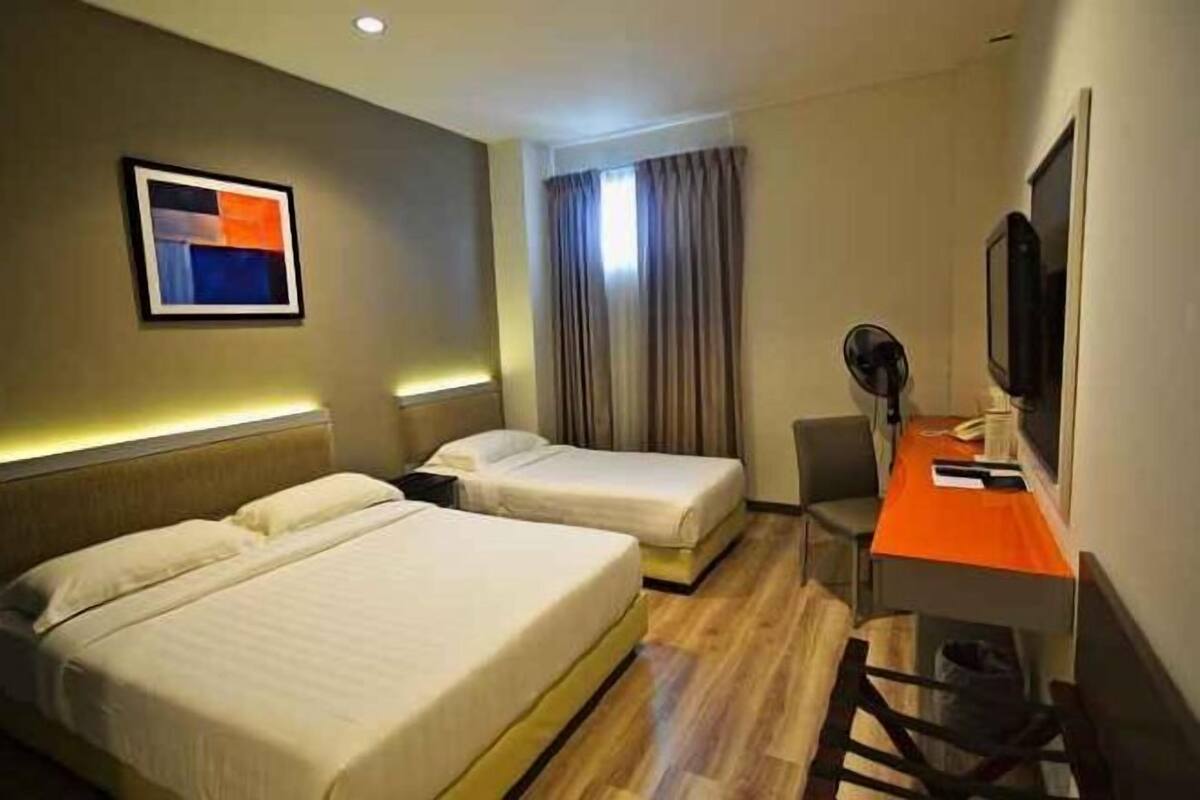 Minibar, in-room safe, desk, free WiFi