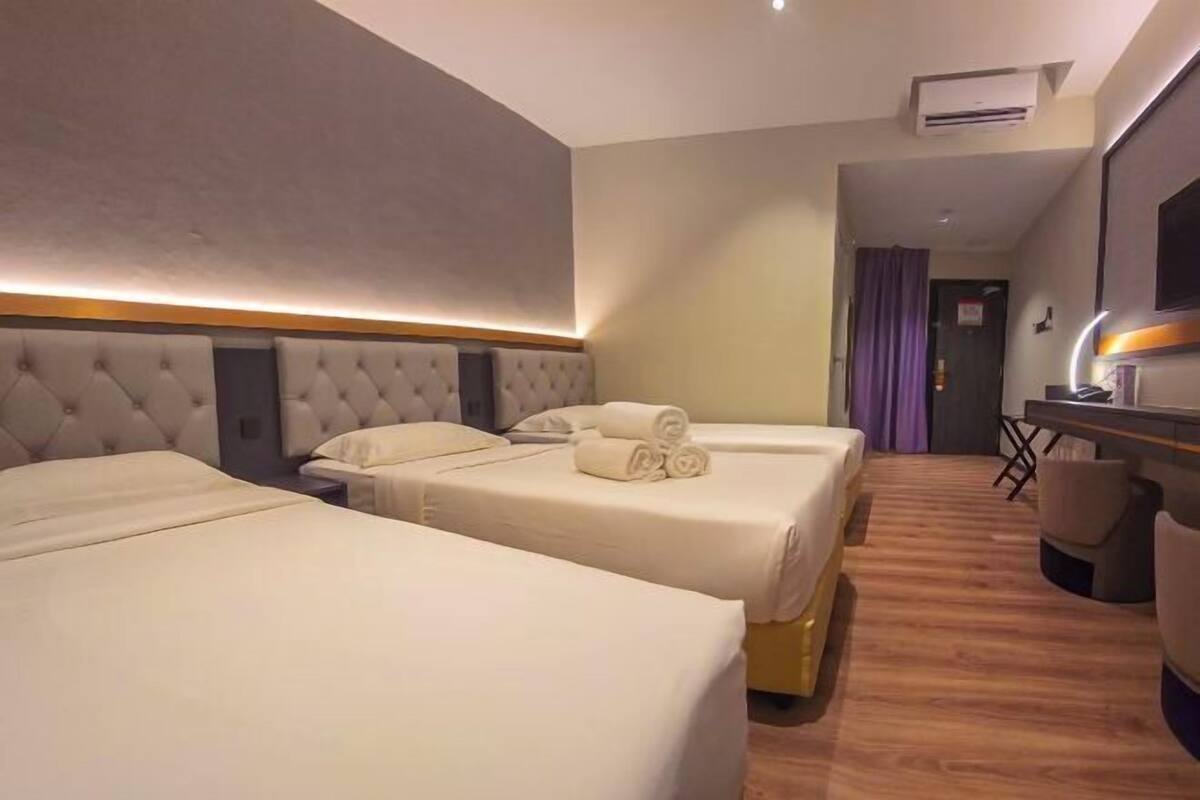 Minibar, in-room safe, desk, free WiFi