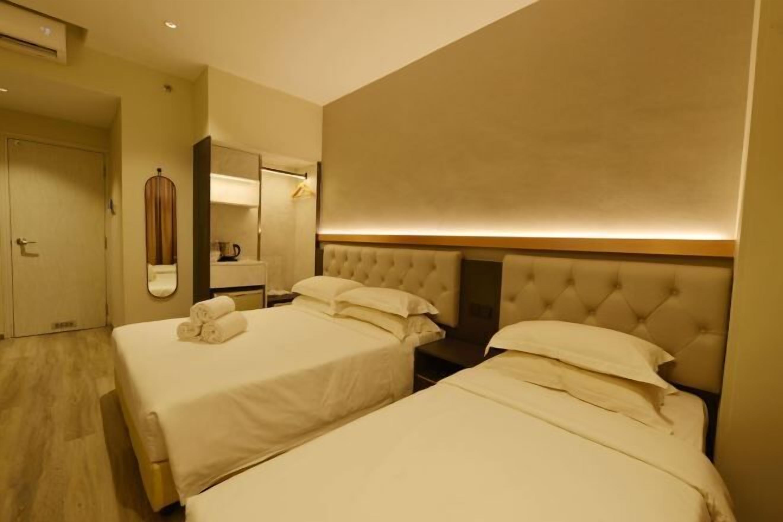 Minibar, in-room safe, desk, free WiFi