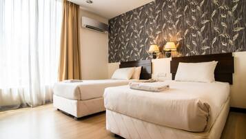 Superior Twin Room, Balcony, City View