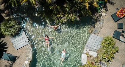 Coral Beach Lodge