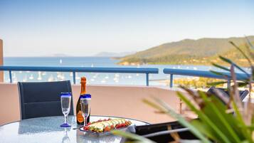 Three Bedroom Ocean View Apartment with Rooftop Hot Tub | Beach/ocean view