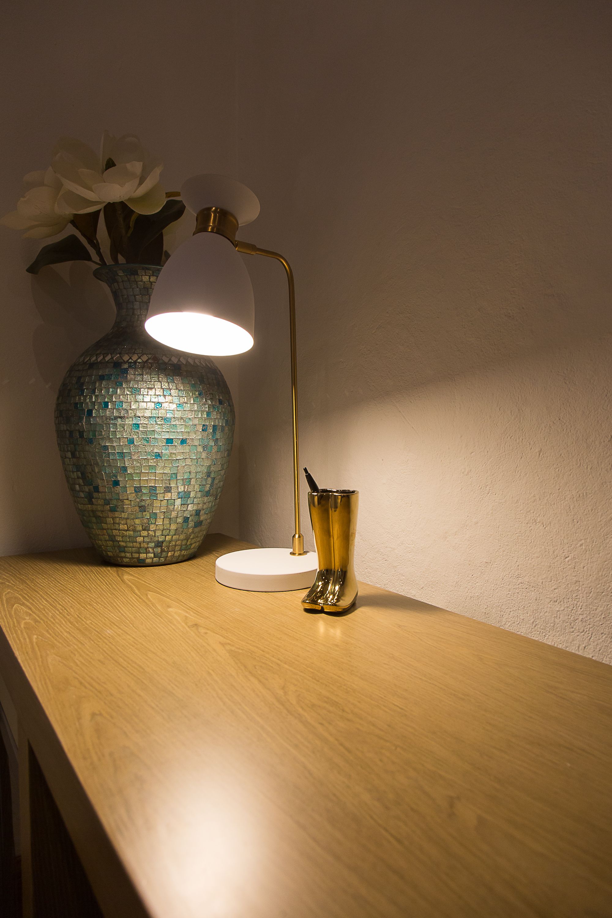 junior suite, lake view | premium bedding, minibar, in-room safe, desk