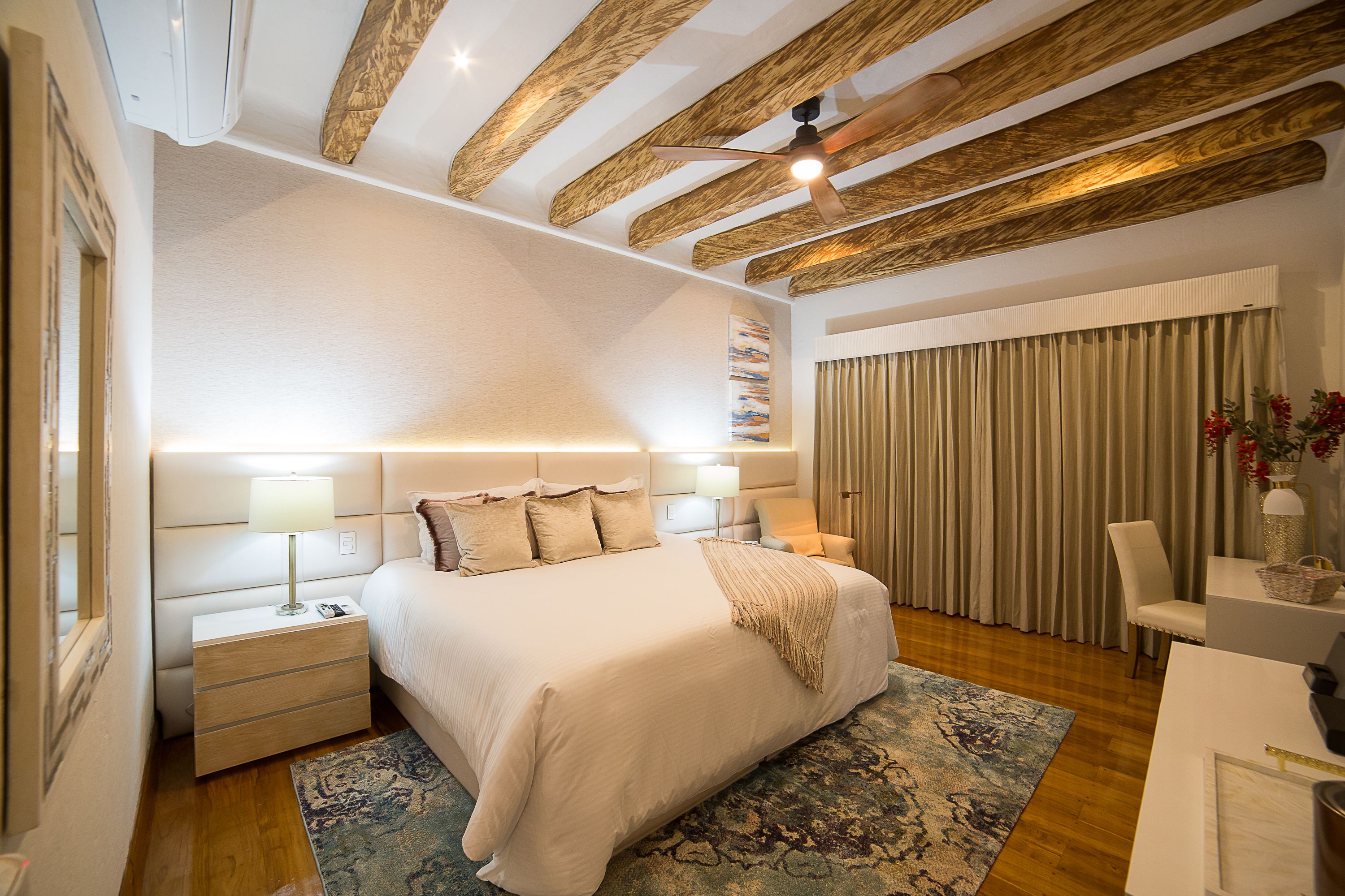 junior suite, lake view | premium bedding, minibar, in-room safe, desk