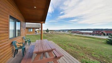 Cabin (River Ranch) | 1 bedroom, individually decorated, individually furnished, desk
