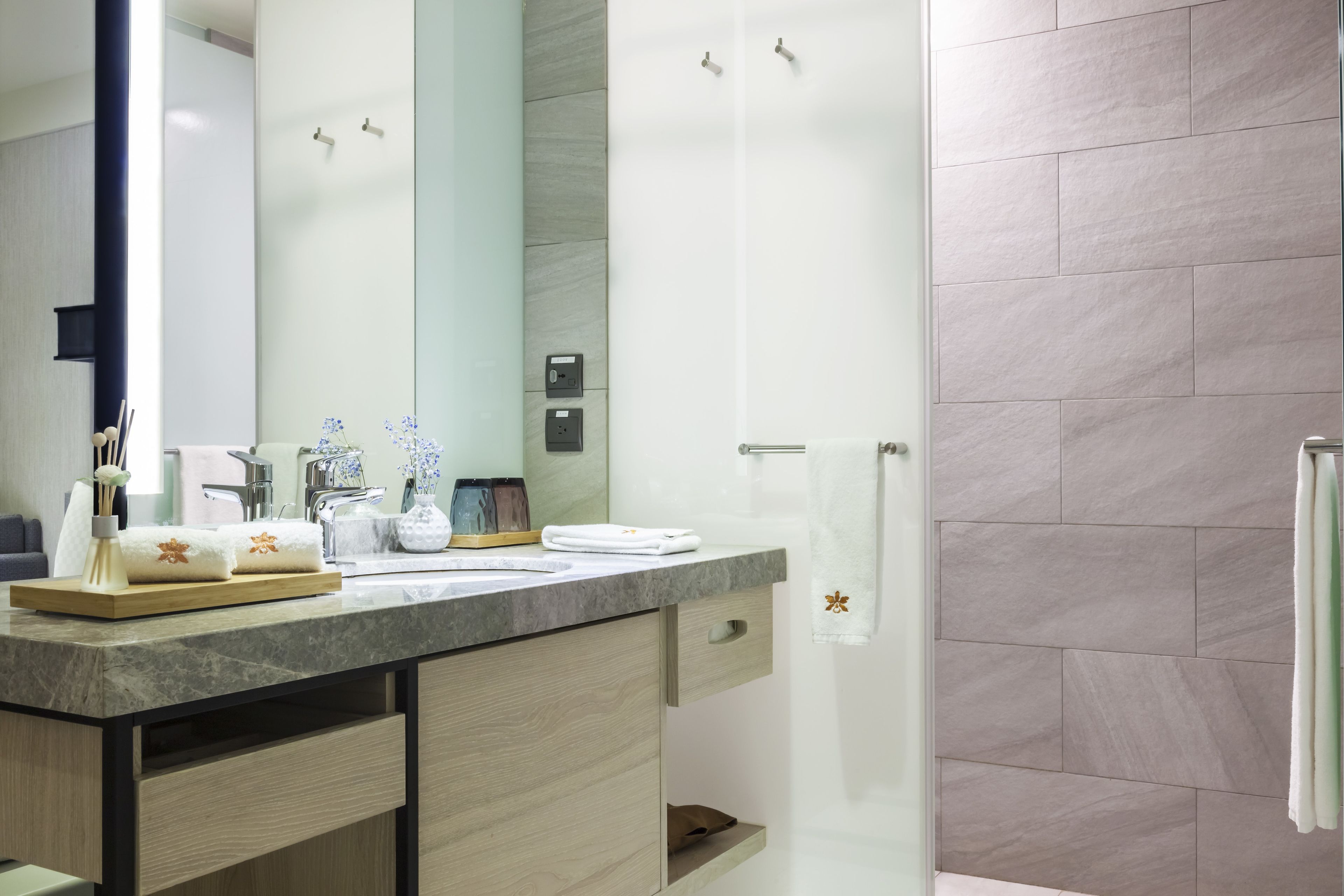 Photo - Pacific Business Hotel