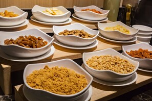 Daily cooked-to-order breakfast (TWD 460 per person)