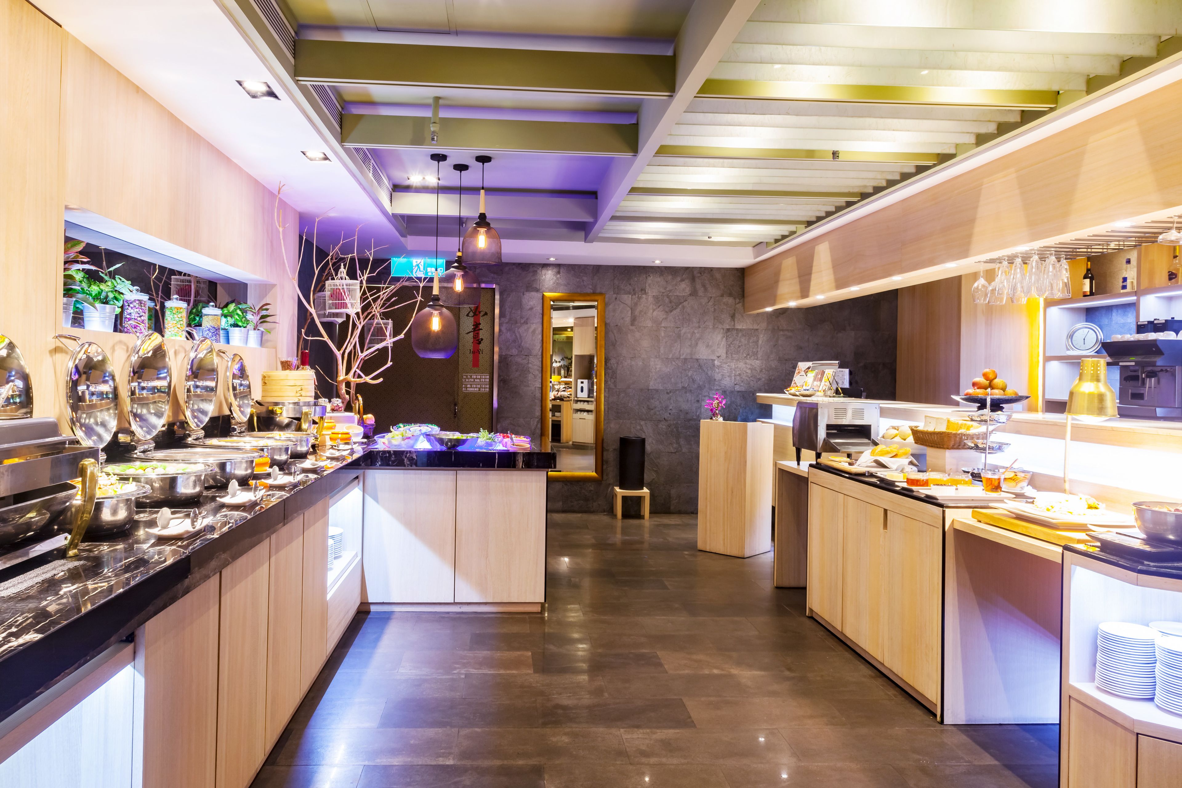 breakfast and lunch served, chinese cuisine