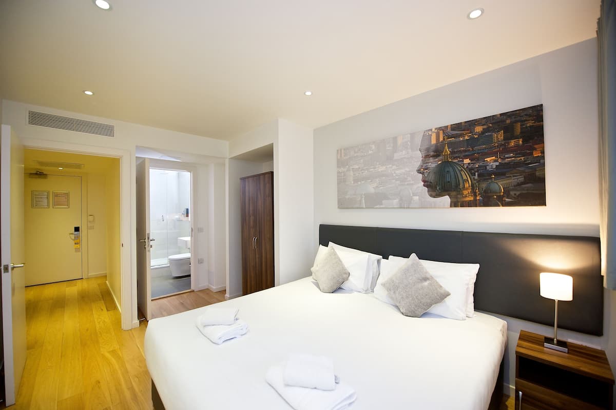 Executive kamer, 1 twee- of 2 eenpersoonsbedden | Luxe beddengoed, een laptopwerkplek, geluiddichte muren