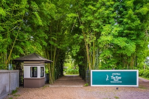 Property entrance - The River Resort (Champasak)