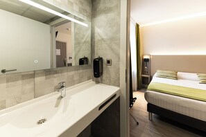 Superior Room | Individually decorated, individually furnished, desk, blackout drapes