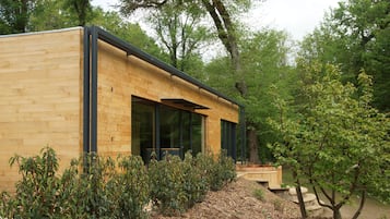 Een sauna, een bubbelbad, een stoombad, lichaamsbehandelingen