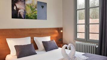 Bureau, chambres insonorisées, Wi-Fi gratuit, draps fournis