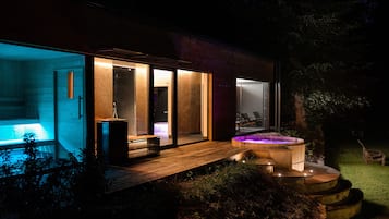 Sauna, bain à remous, hammam, soins corporels, massages suédois