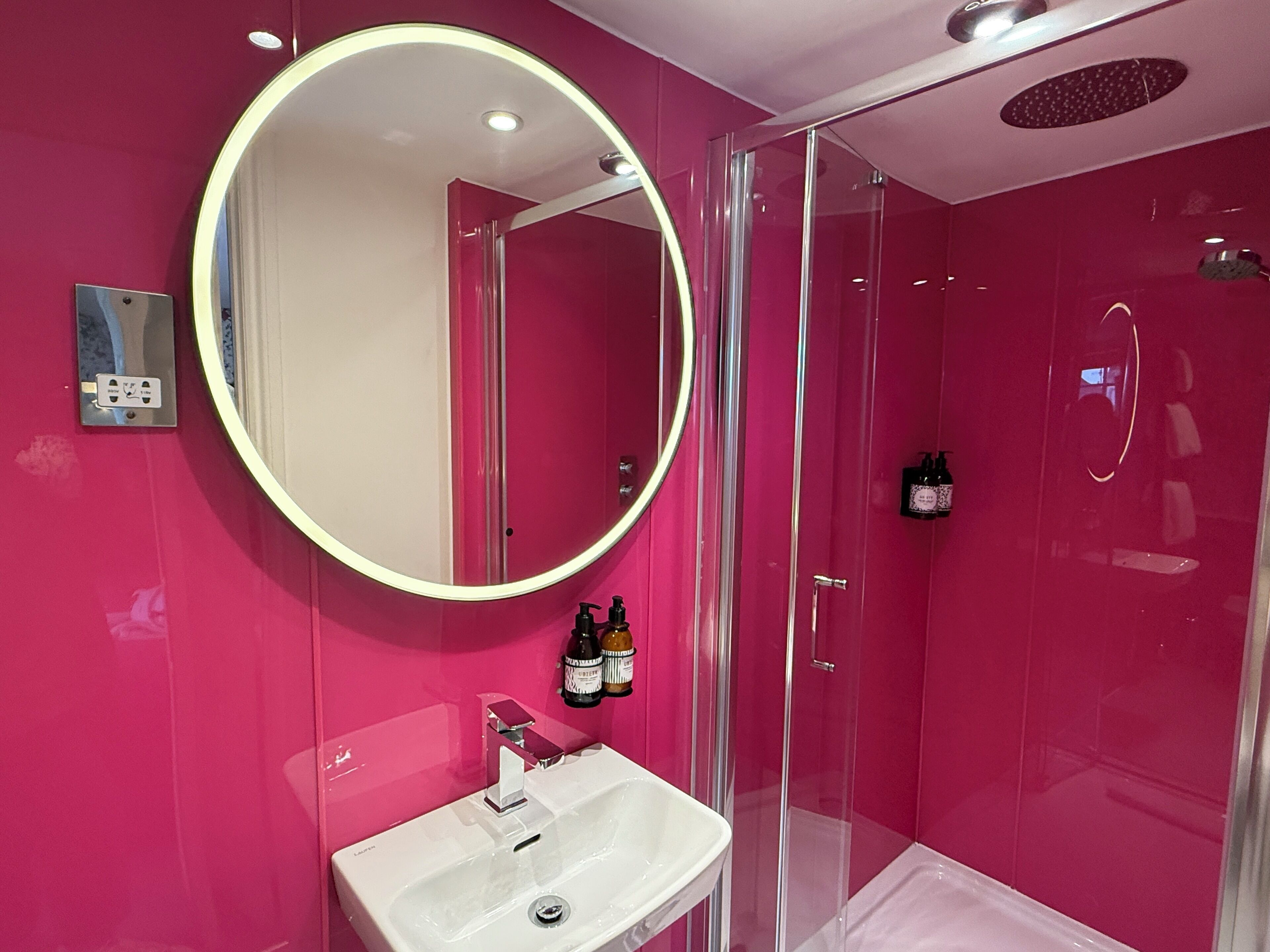 standard double room, ensuite | bathroom | shower, designer toiletries, hair dryer, bathrobes