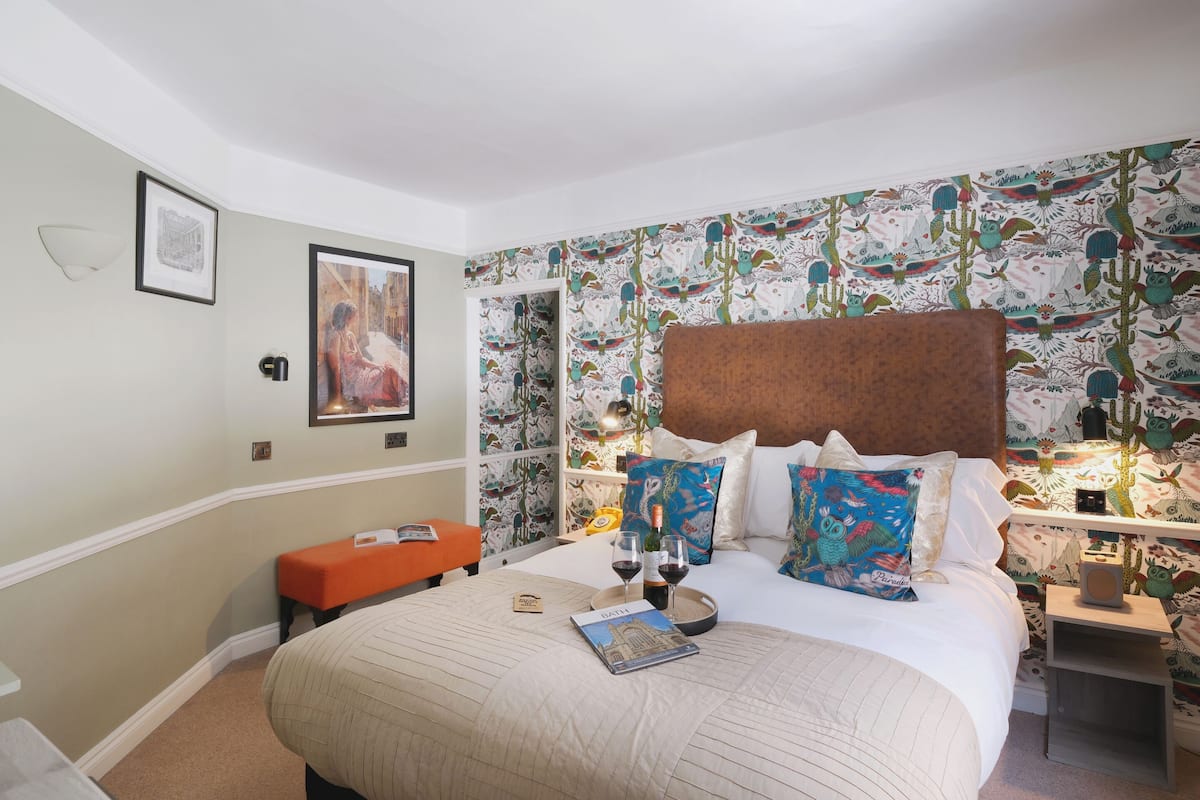 superior double room, ensuite | 1 bedroom, egyptian cotton sheets, premium bedding, desk