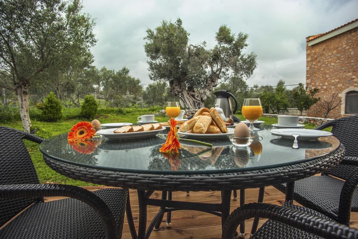 تناول الطعام بالخارج