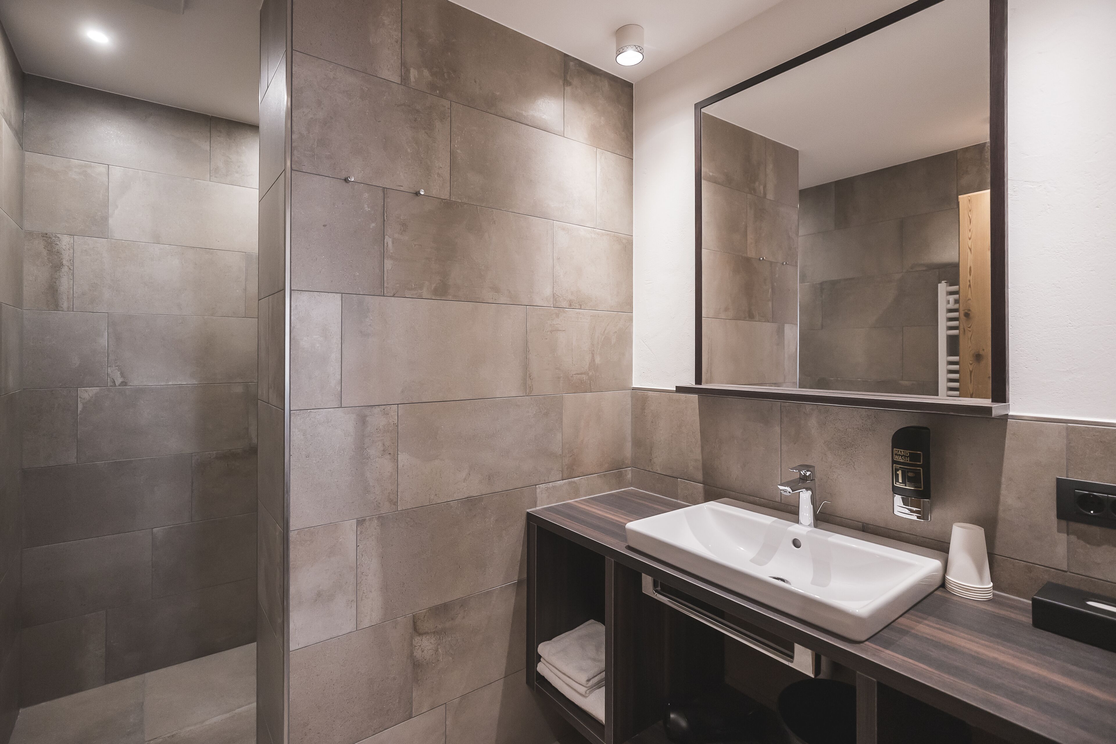 superior double room, 1 queen bed | bathroom | shower, free toiletries, hair dryer, towels