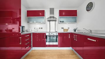 City Apartment, 1 Double Bed, City View | Private kitchen | Full-size fridge, microwave, oven, dishwasher