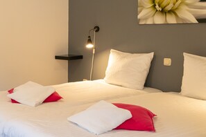 Standard Double Room | In-room safe, desk, laptop workspace, blackout drapes