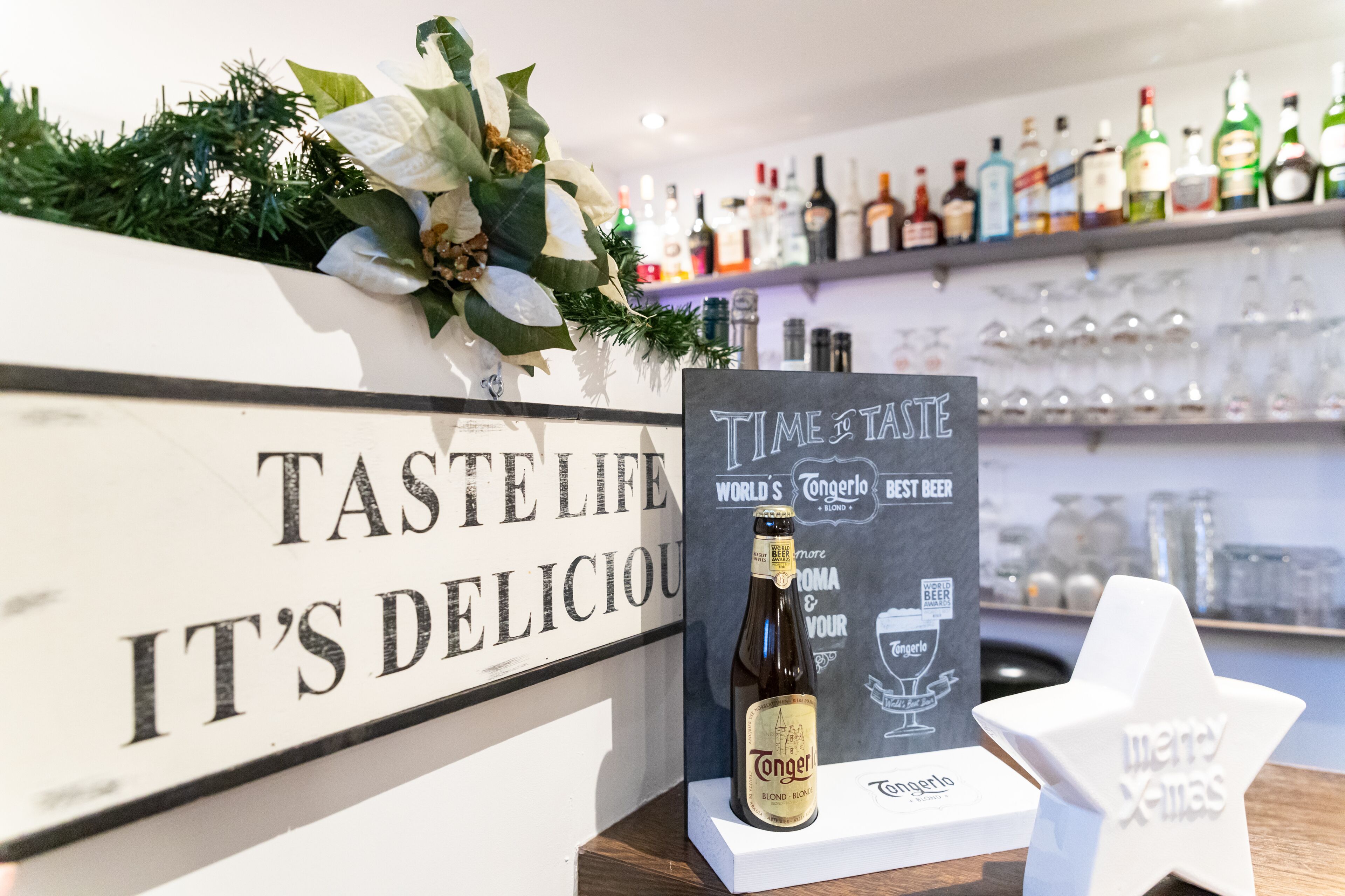 serves breakfast and dinner