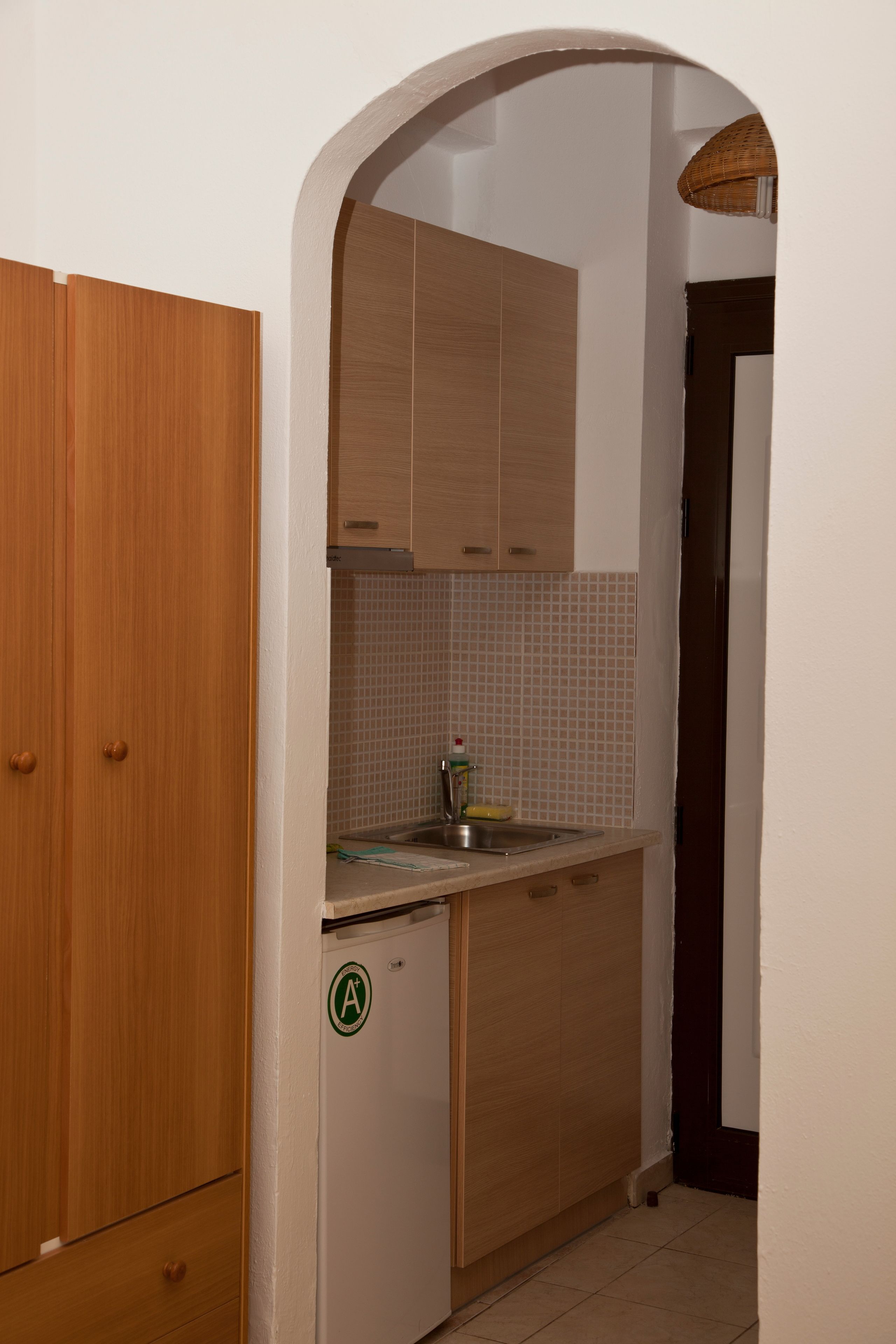studio | private kitchenette | full-sized fridge, coffee/tea maker, electric kettle
