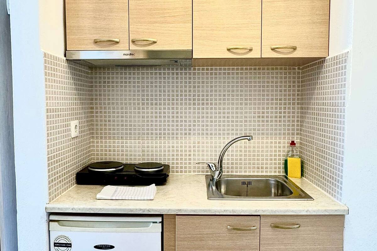 studio | premium bedding, select comfort beds, in-room safe, blackout curtains