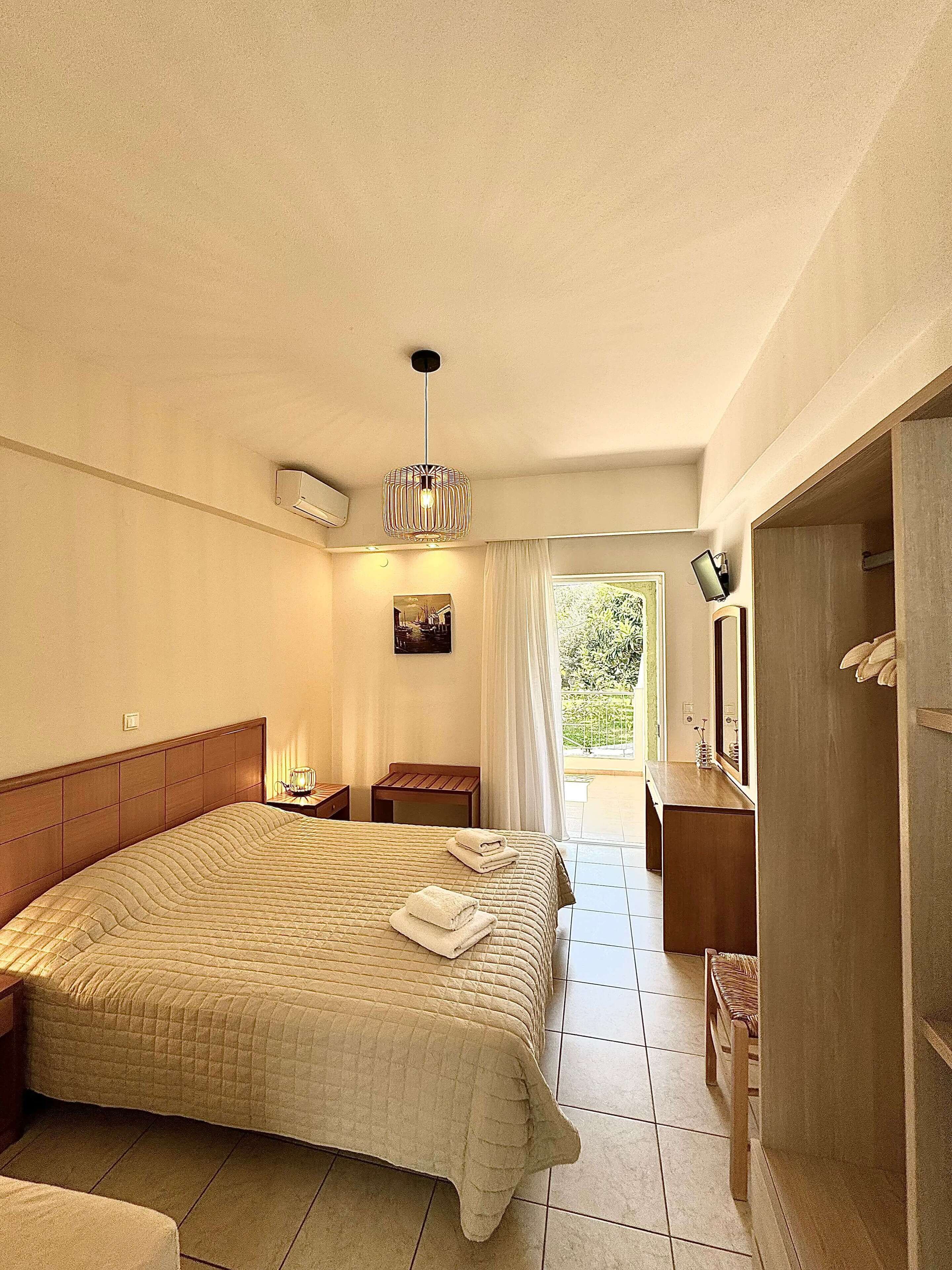 studio | premium bedding, select comfort beds, in-room safe, blackout curtains