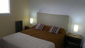 1 habitación, decoración personalizada y muebles diferentes 