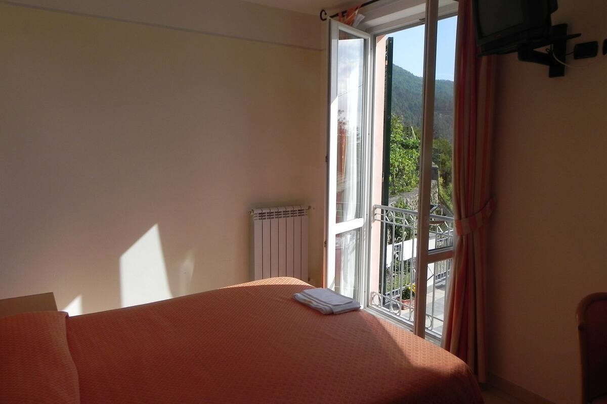 in-room safe, desk, free cots/infant beds, free wifi