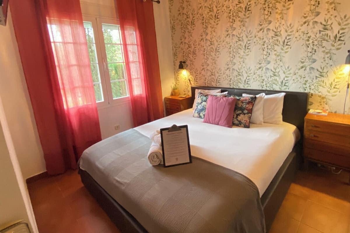 1 bedroom, premium bedding, down comforters, WiFi (free)