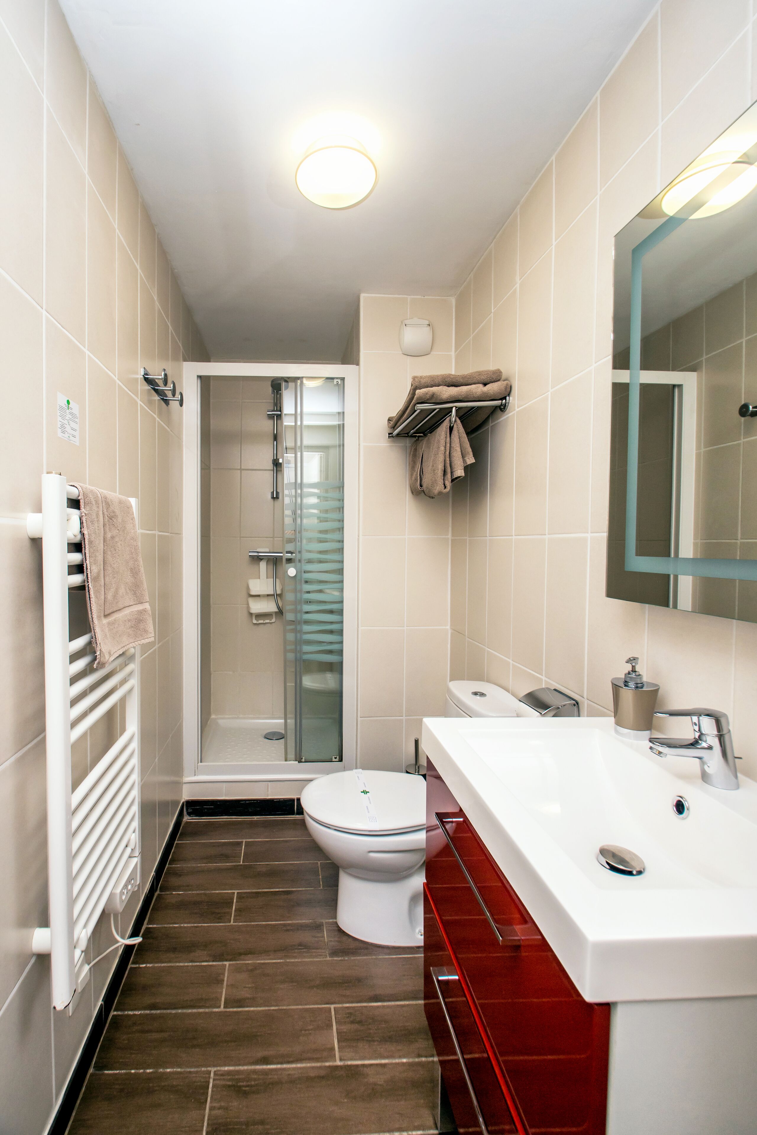 standard twin room | bathroom | hair dryer, towels