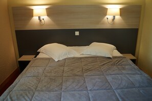 Ropa de cama de alta calidad, escritorio y cortinas blackout 