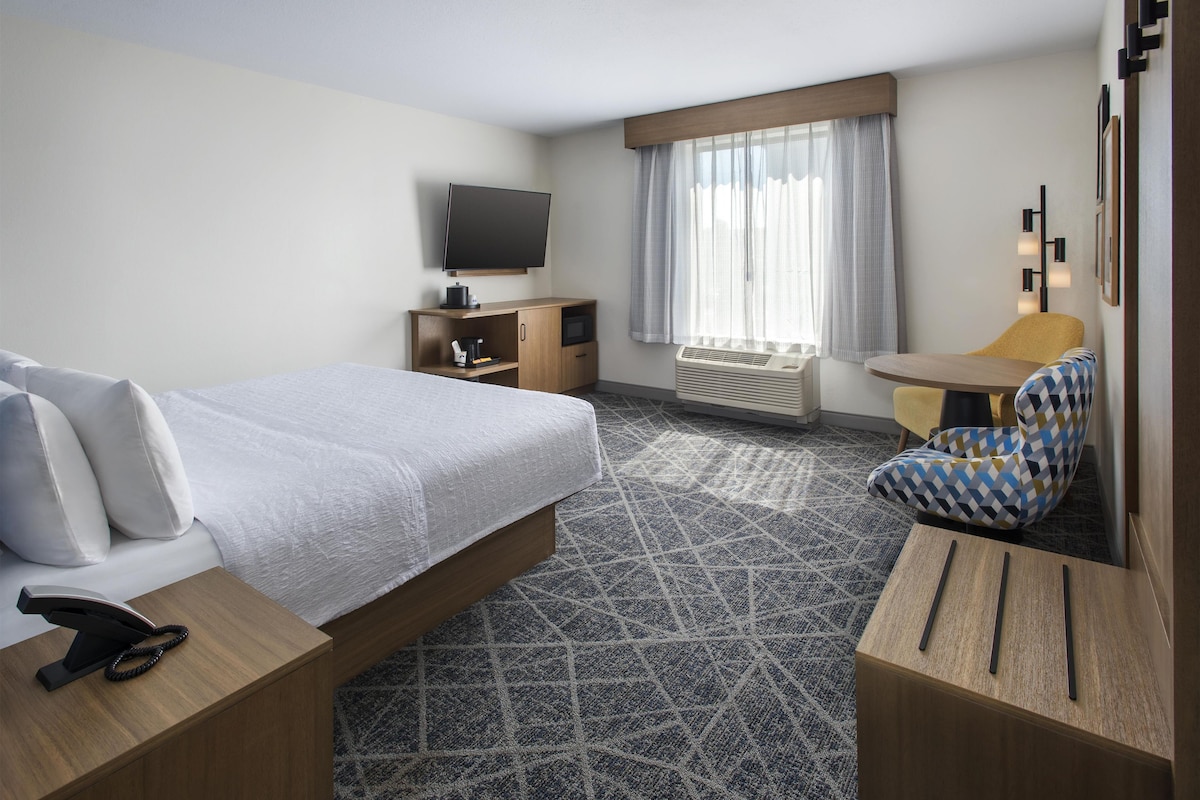 Blackout drapes, iron/ironing board, cribs (free), WiFi (free)