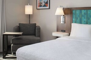 One King Bed, Non-Smoking | Hypo-allergenic bedding, down comforters, blackout drapes - Hampton Inn & Suites Seattle-Airport/28th Ave (SeaTac)