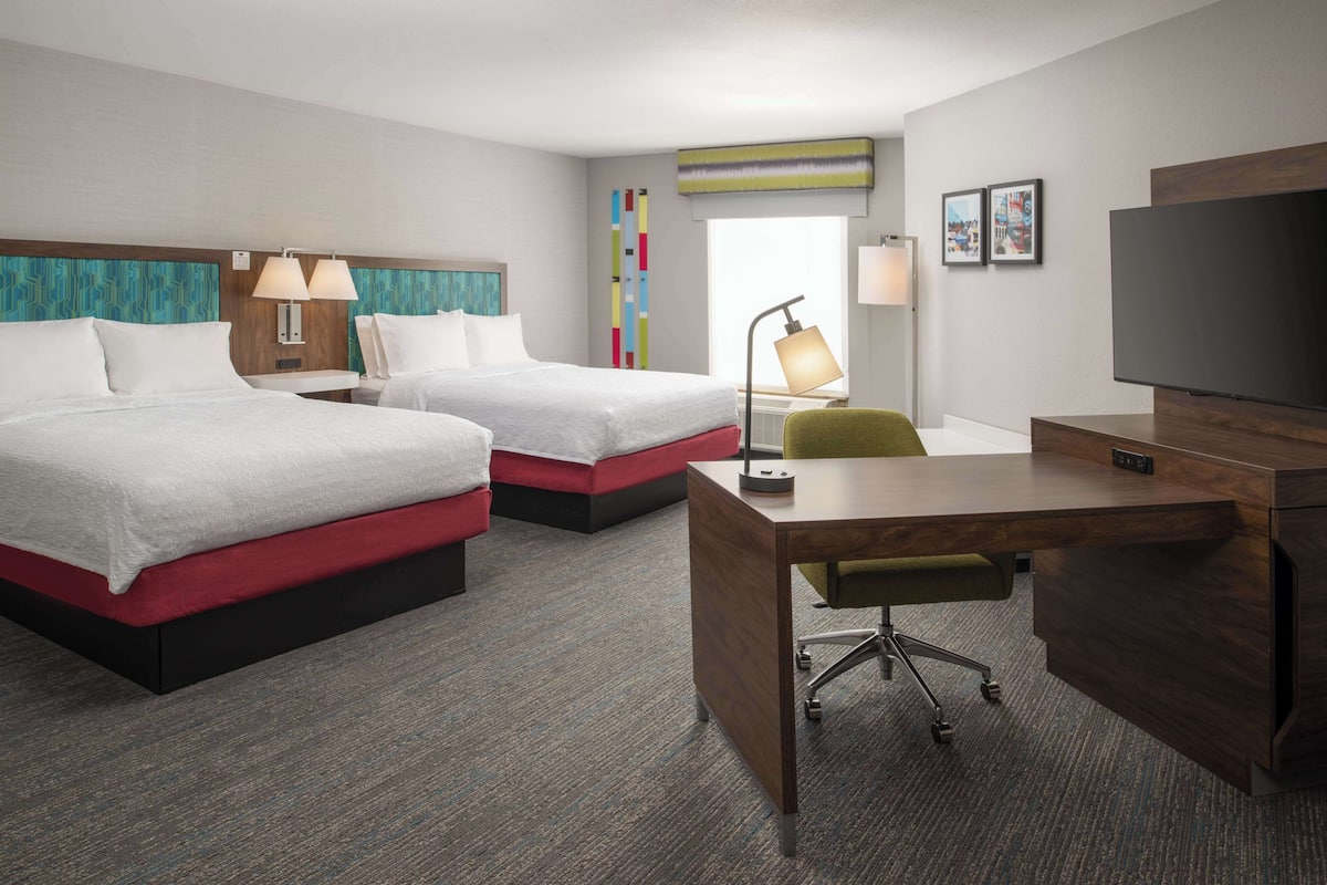 studio, two queen beds, non-smoking | hypo-allergenic bedding, down duvets, blackout curtains