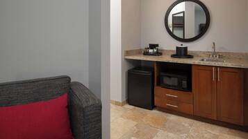 Studio, Two Queen Beds, Non-Smoking