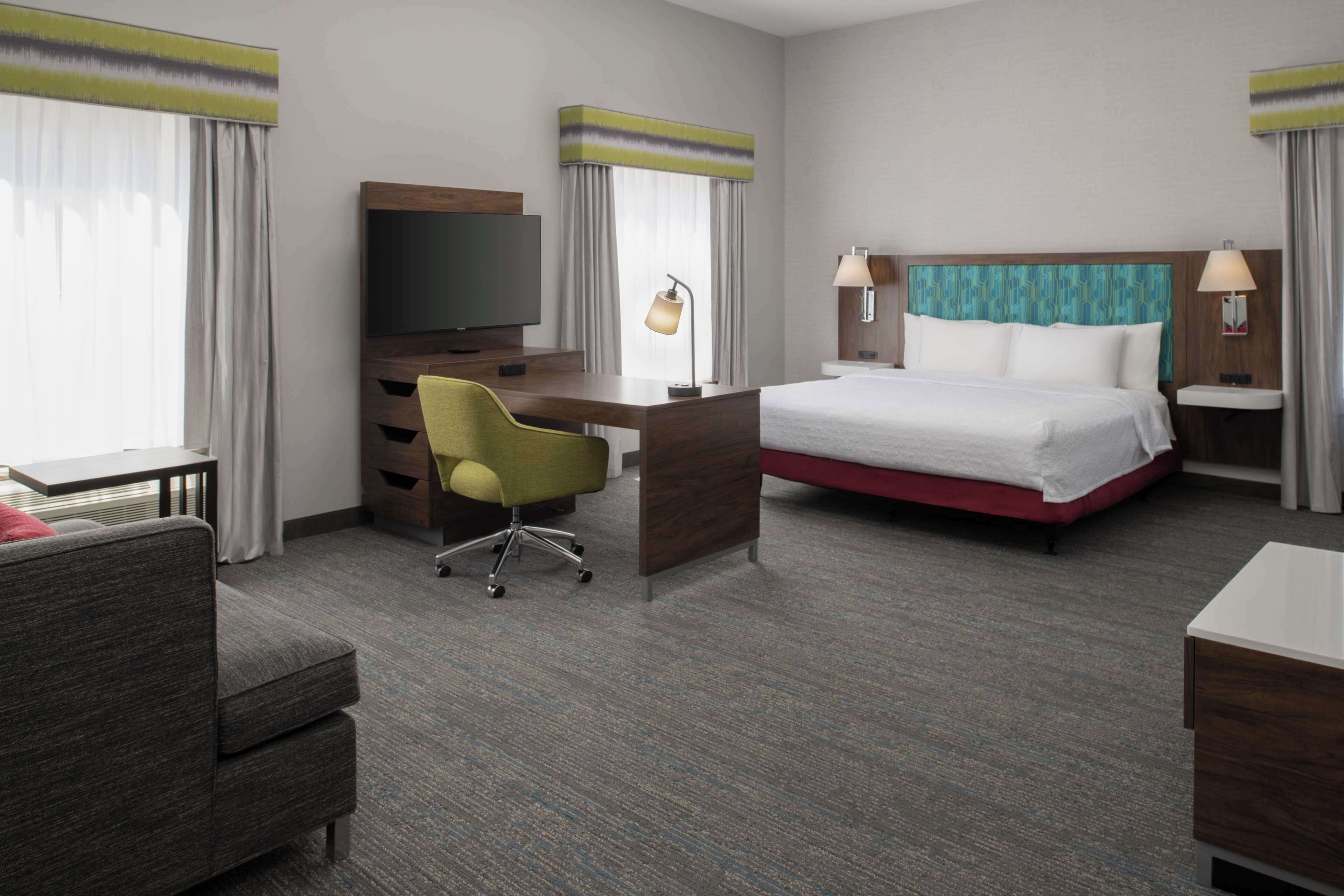 studio, 1 king bed, accessible, non smoking | hypo-allergenic bedding, down duvets, blackout curtains