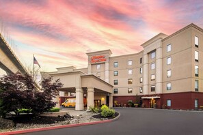 Exterior - Hampton Inn & Suites Seattle-Airport/28th Ave (SeaTac)