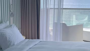 Premium Room, Balcony, Sea View | Premium bedding, minibar, in-room safe, desk