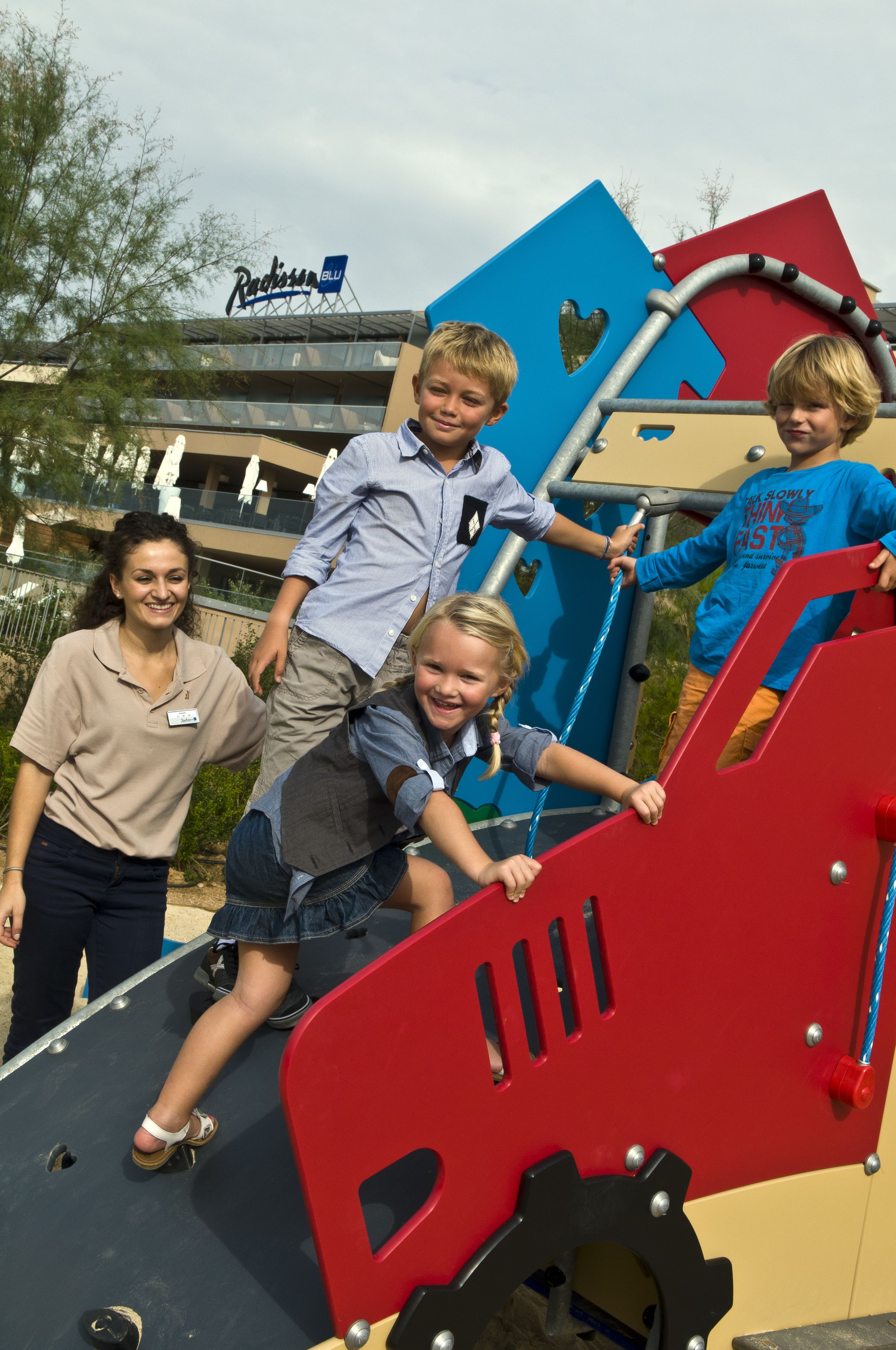 family room | children’s play area – outdoor