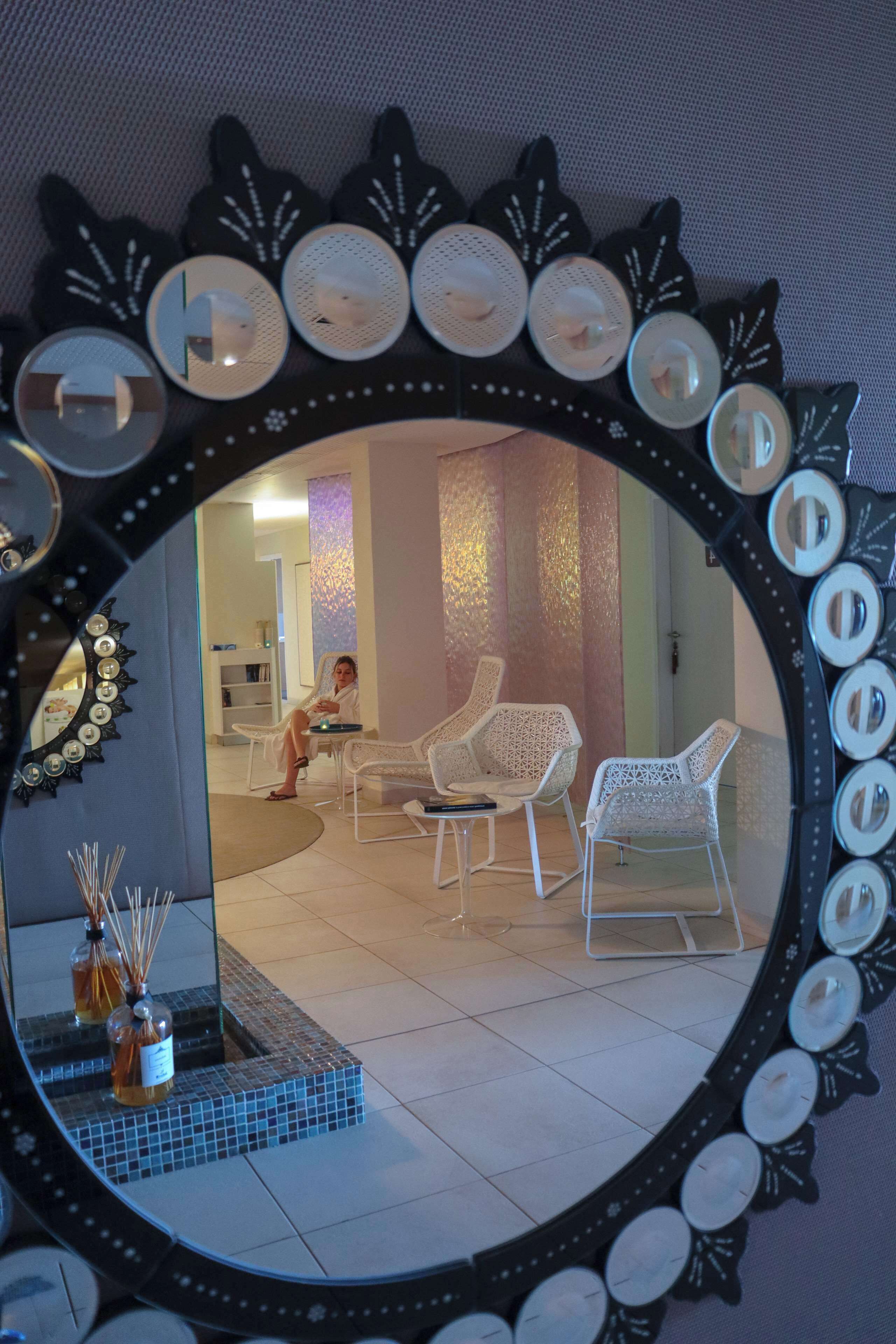 sauna, hot tub, steam room, turkish bath/hammam, body treatments