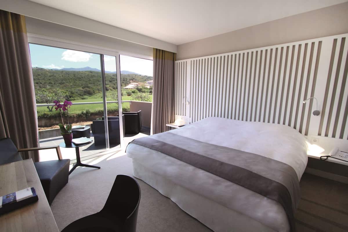 Premium bedding, minibar, in-room safe, desk