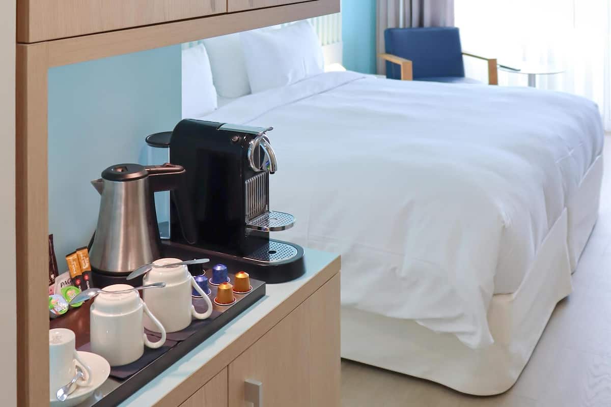 Premium Room, Balcony, Sea View | Premium bedding, minibar, in-room safe, desk